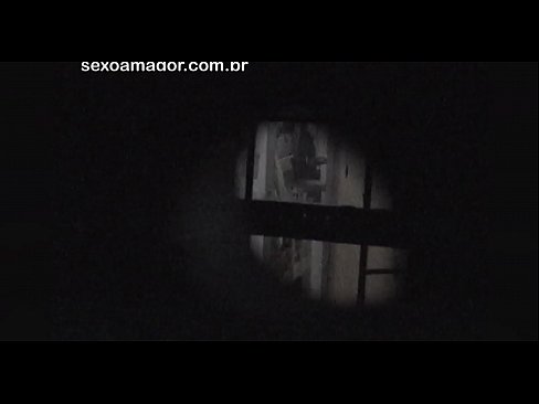 ❤️ ブロンドが空洞のレンガの後ろに隠れた近所の盗撮犯に密かにビデオ撮影される ☑ ヤリマン。at ja.risegame.top ❌️❤
